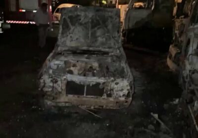 #GrupoFides | #ANF Un incendio destruyó al menos 15 vehículos incautados al narcotráfico en…