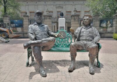 🇲🇽 | Quitan escultura de Fidel Castro y ‘El Che’ Guevara del Jardín Tabacalera…