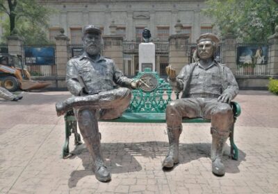 🇲🇽🇨🇺 | Retiran esculturas del Che Guevara y Fidel Castro en la alcaldía Cuauhtémoc…