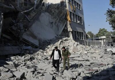 Israel y Siria acuerdan alto el fuego, dice enviado Tom Barrack, embajador estadounidense, dijo…