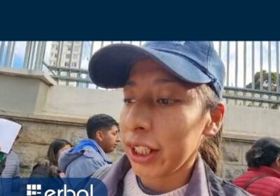 En el TSE se registró una fila de personas que tramitaban su renuncia o…