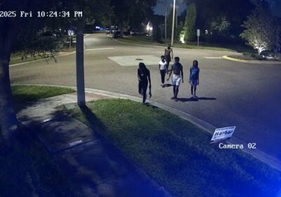 🇺🇸 | Autoridades en Florida alertan sobre el peligroso “Door Kick Challenge”, donde adolescentes…