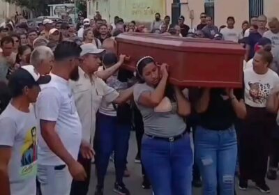 🇻🇪 | EN VENEZUELA — Un entierro en Isla de Margarita se vuelve viral por…