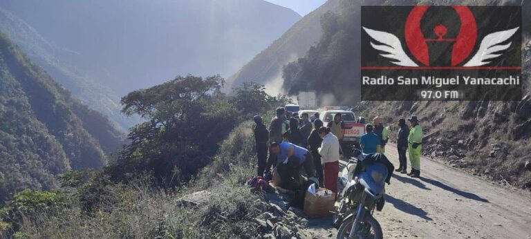 ACCIDENTE EN YANACACHI, SECTOR PICHU, BOMBEROS Y COMUNARIOS TRABAJAN EN EL RESCATE