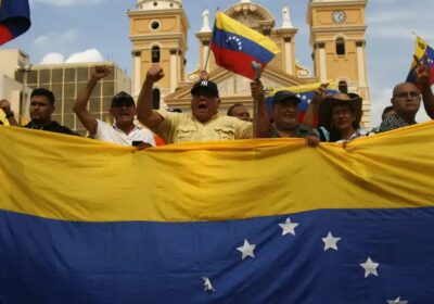 Cejil: Venezuela anula pasaporte de defensores y periodistas Según la ONG, esta práctica «se…