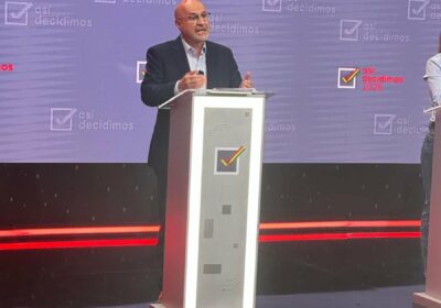 Excelente participación de José Luis Lupo en el debate vicepresidencial de UNITEL. Mostró con…