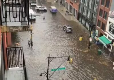 🇺🇸‼️ | Al menos dos personas murieron en Nueva York tras las inundaciones repentinas…