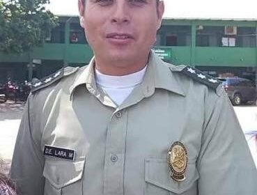 ¿Se imaginan a Edmand Lara jurando con Uniforme Policial? Al menos lo insinuó hoy.…