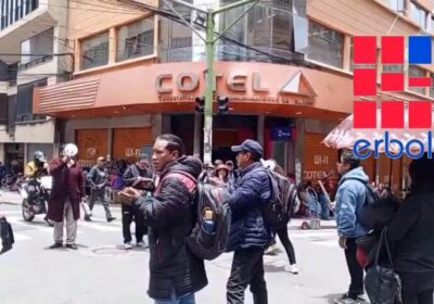 Feriantes de Alasita protestan contra la Alcaldía de La Paz, ante la demora en…