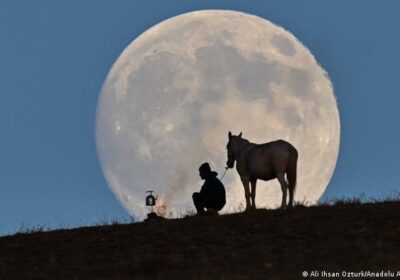 La imagen del día: Luna llena en Turquía La Luna creciente, fotografiada infinidad de…