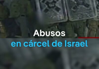 Soldados israelíes apartan y rodean a un preso palestino. Después lo golpean y abusan…