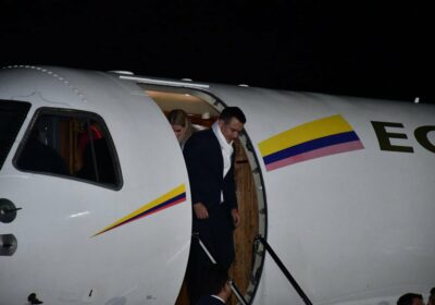 El presidente de Ecuador, Daniel Noboa, aterrizó este viernes, cerca de las 21:30, en…