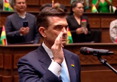 “Dios, familia y patria, sí juro”. Así fue la posesión de Rodrigo Paz como…