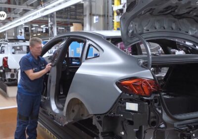 BMW supera a sus rivales alemanes BMW parece desafiar la recesión del sector automotor.…