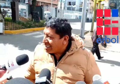 El dirigente camionero Pedro Quispe expone sus cuestionamientos sobre el plan de provisión de…