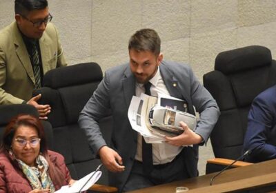 #GrupoFides | #ANF #Política 𝐋𝐞𝐠𝐢𝐬𝐥𝐚𝐝𝐨𝐫𝐞𝐬 𝐝𝐞 𝐋𝐢𝐛𝐫𝐞, 𝐔𝐧𝐢𝐝𝐚𝐝 𝐲 𝐒ú𝐦𝐚𝐭𝐞 𝐛𝐮𝐬𝐜𝐚𝐧 𝐫𝐞𝐬𝐭𝐢𝐭𝐮𝐢𝐫 𝐥𝐚 𝐢𝐧𝐭𝐞𝐫𝐩𝐞𝐥𝐚𝐜𝐢ó𝐧…