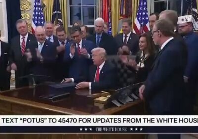 🇺🇸 | Donald Trump firmó este miércoles la ley aprobada por el Congreso, con…