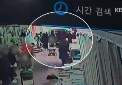 🇰🇷 | Al menos dos personas murieron y 20 resultaron heridas después de que…