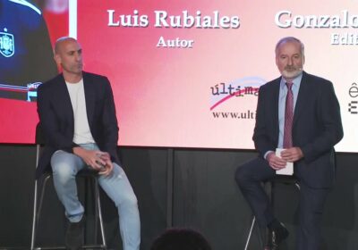 🇪🇸 | El momento en el que Luis Rubiales ha sido atacado por un…