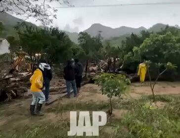 Achiras en Santa Cruz pide ayuda!!! Río Samaipata se desbordó: Hay heridos, personas desaparecidas…