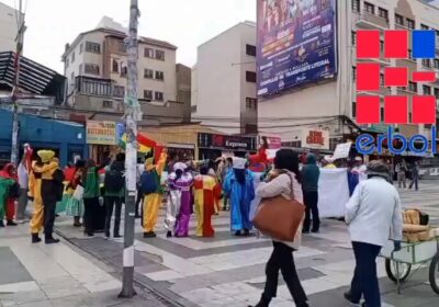 #LaPaz | Protestan en contra del plagio del pepino en Perú