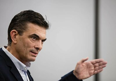 El presidente Rodrigo Paz revela fotografías de la reunión de gabinete del pasado domingo.…