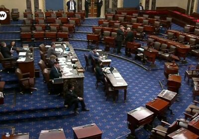 🟣 Congreso de EE. UU. aprueba liberar archivos secretos del pedófilo Jeffrey Epstein que…