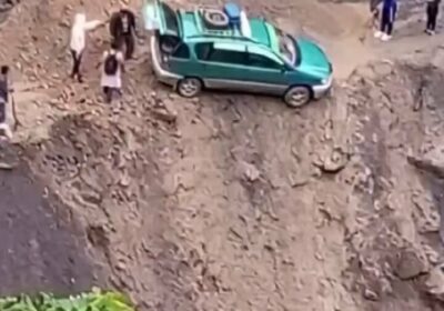 ¿Qué llamarías a esto? PROEZA O TORPEZA o MILAGRO? Sin embargo los caminos en…