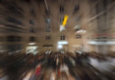 Flashmob viral en París 100 músicos inauguran de manera sorprendente las luces de Navidad…