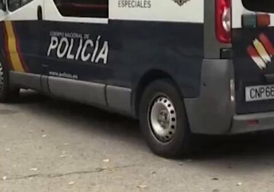 🇪🇸 | Una mujer en Madrid, España, se lanzó desde un décimo piso con…