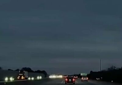 🇺🇸‼️ | CAPTADO EN CÁMARA — Una avioneta tuvo que aterrizar de emergencia en…